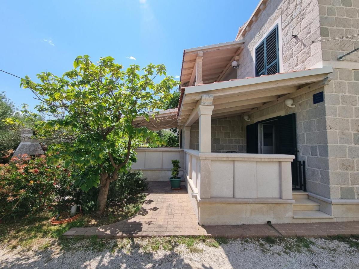 Apartments Iskra Duce Exterior photo