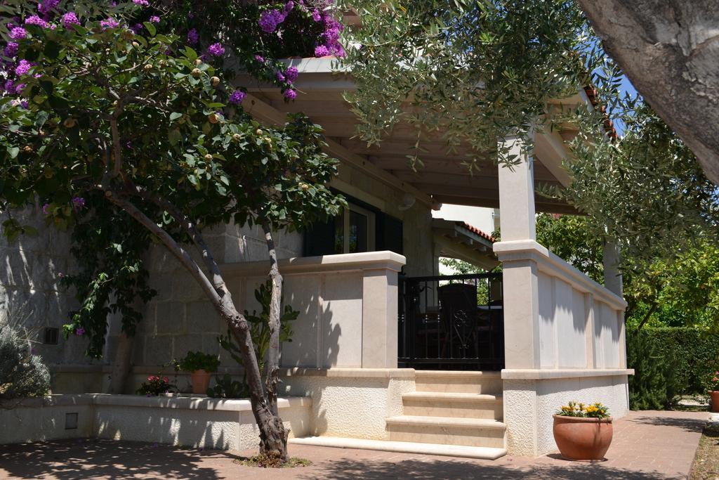 Apartments Iskra Duce Exterior photo